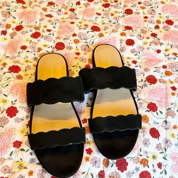 Stuart Weitzman Santorini Black Scallop Slide Sandal - Picture 2 of 3